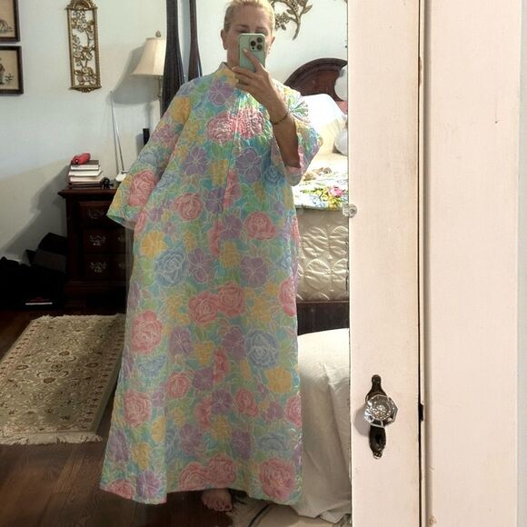 70s Stella Fagin Pastel Flower Power Zip Up Front Robe or Lounging Gown - Picture 2 of 9